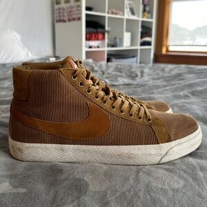 COPY - Corduroy High Top Nike